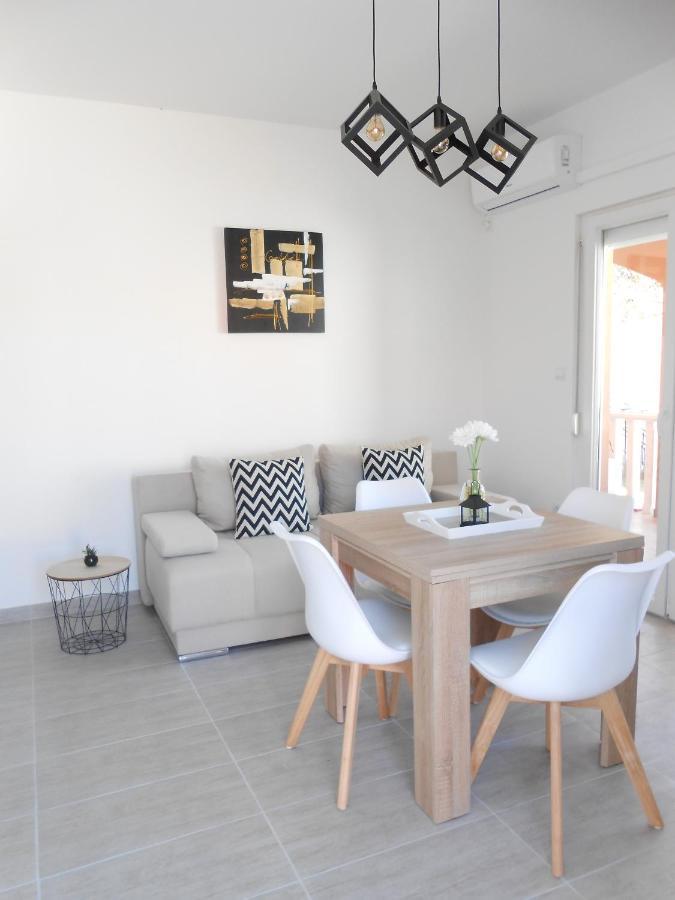 Apartments With A Parking Space Okrug Gornji, Ciovo - 13859 Trogir Exterior foto